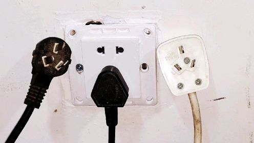 为什么老电工故意把插头的火线拧断，把零线和地线接一起？涨见识