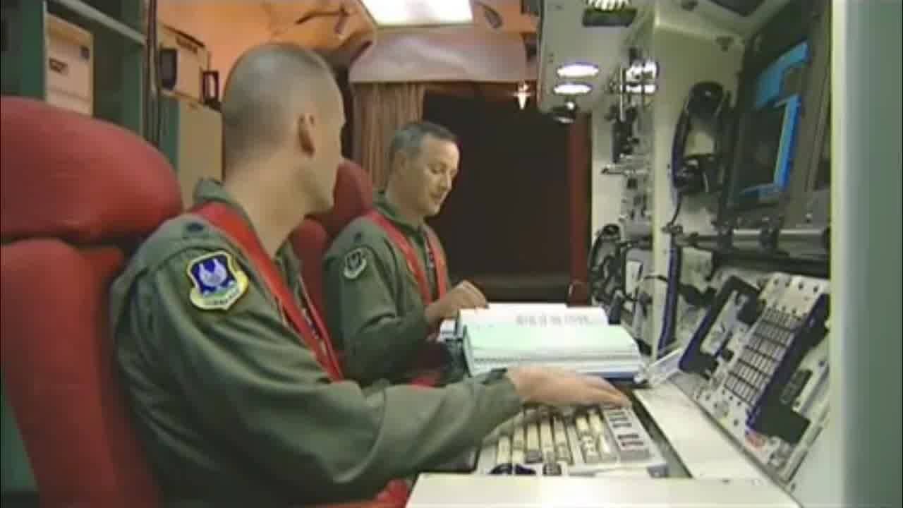 美国公开的洲际导弹发射全过程（详细发射步骤）_高清