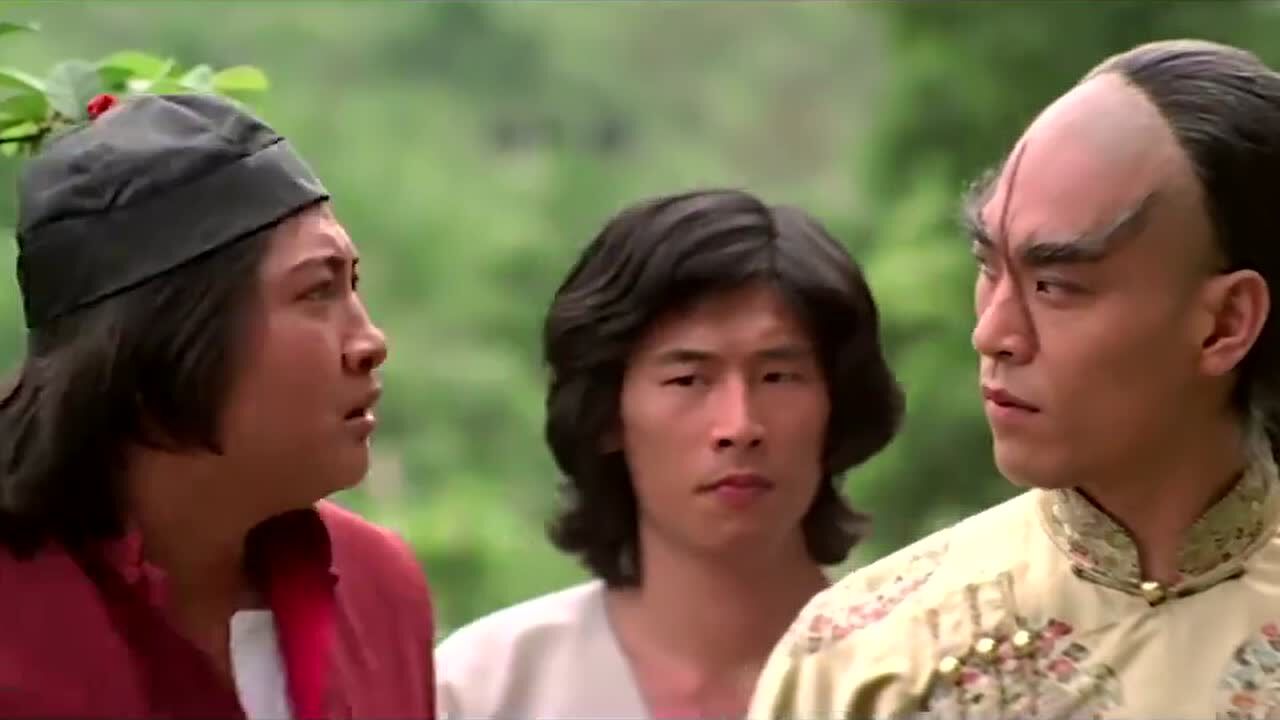 洪金宝跟石天吵架,遇见金手钟发白,结果完全不把他当回事