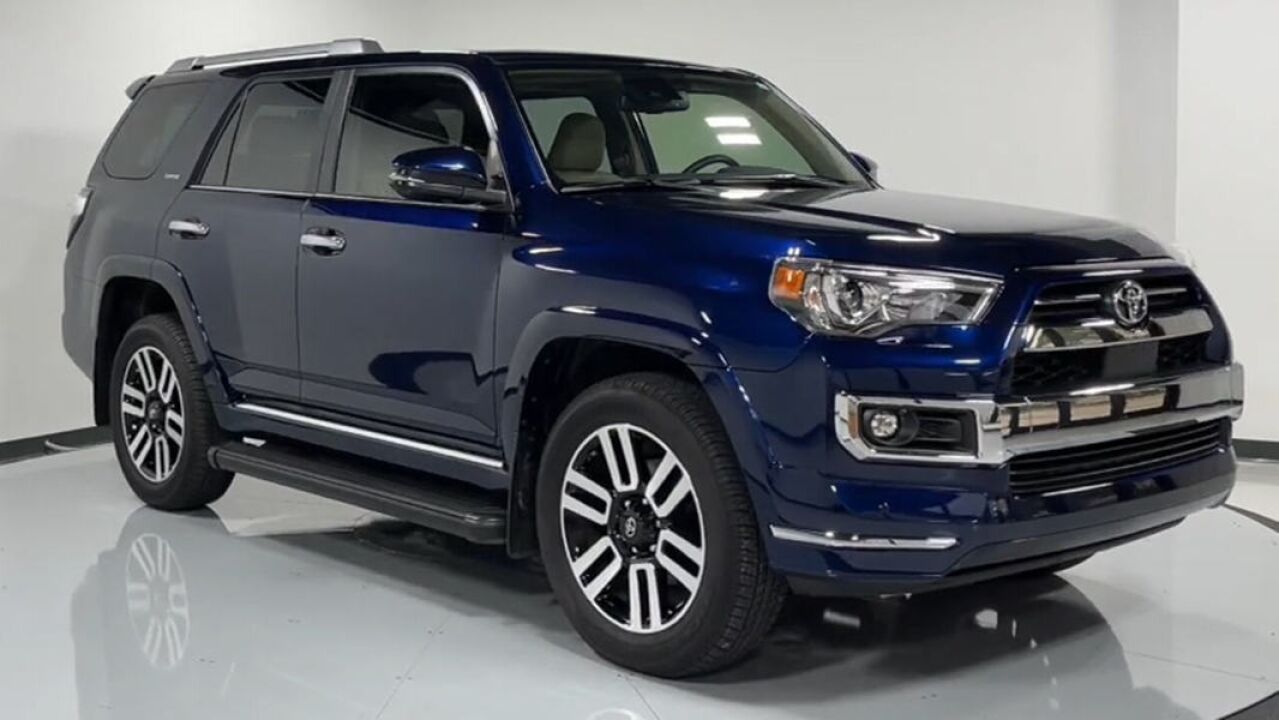 新车展示,实拍2022款丰田超霸4runner,看完给一个不喜欢的理由