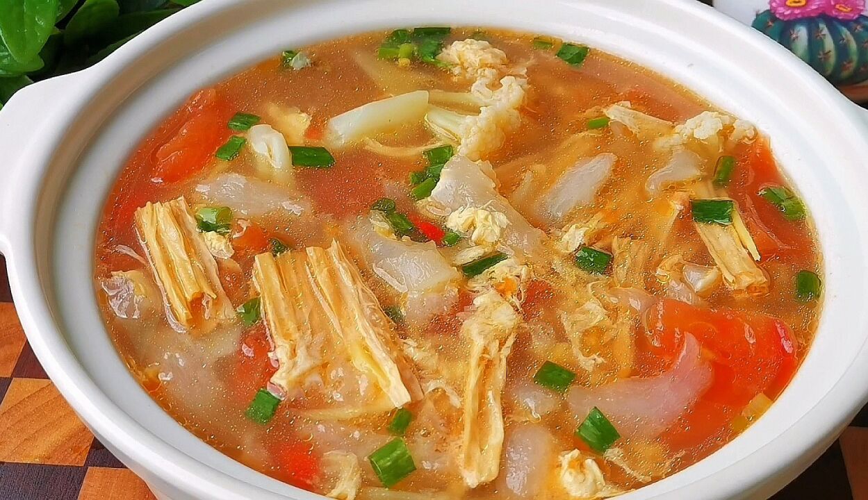 这才是福建牛筋酸辣汤最好喝的做法,酸辣开胃,福建人的家常菜