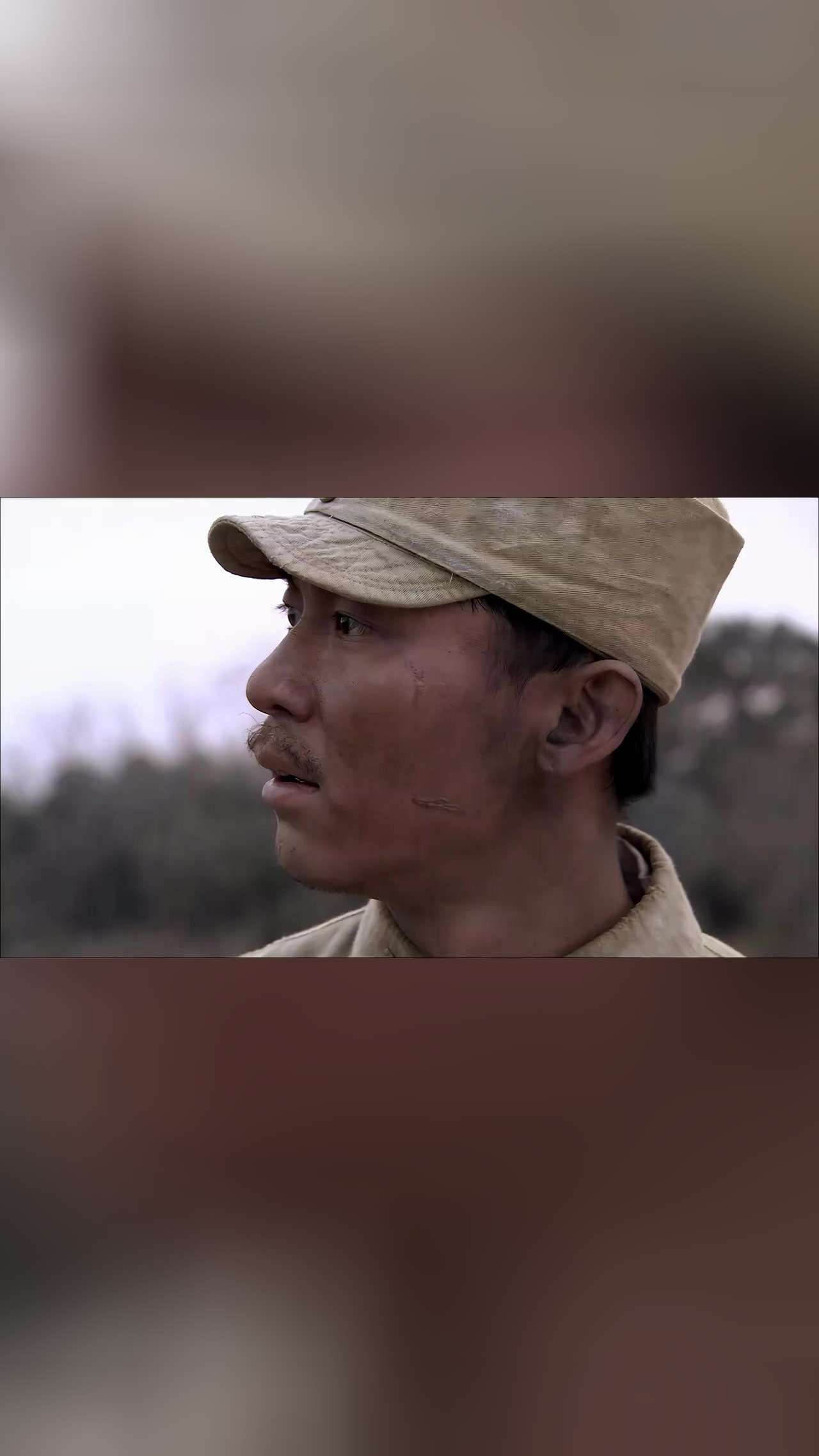 生死线龙文章悄悄换上国军的衣服,四道风看见后吓了一跳