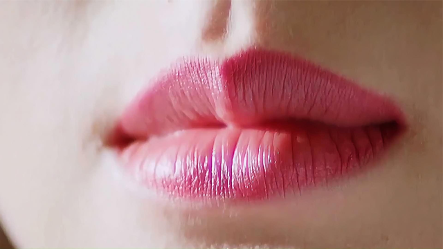 女神刘小慧,有着最美嘴巴美称,年轻时颜值并不亚于19岁杨采妮