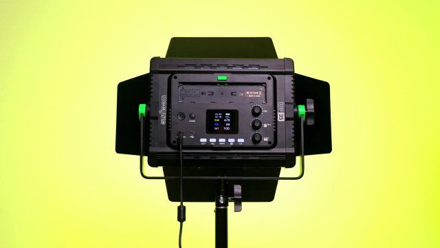 双色温点光源和rgb全彩板灯新选择,唯卓仕发布影视灯!