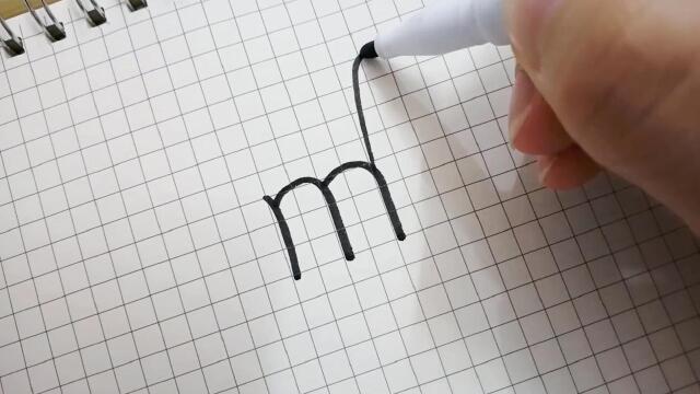 最简笔的比心简笔画,用字母m开头,谁看了都会