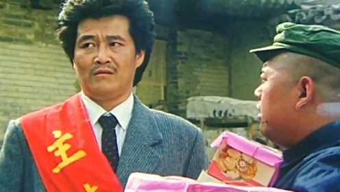 用菜刀割双眼皮，生吃猴脑！赵本山30多年前的电影太敢拍了！