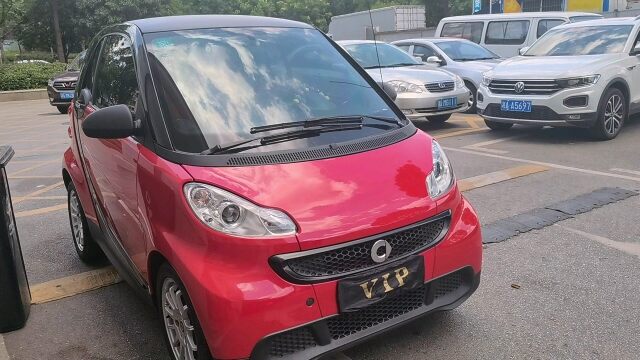 3万多块钱的自动挡家用代步练手车,奔驰smart