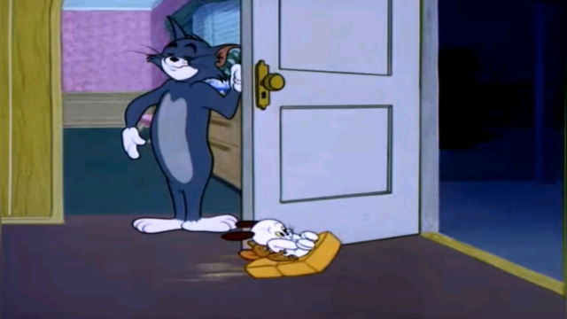 搞笑配音:《猫和老鼠》杰瑞一脚踏在肥皂上  汤姆开门送天上