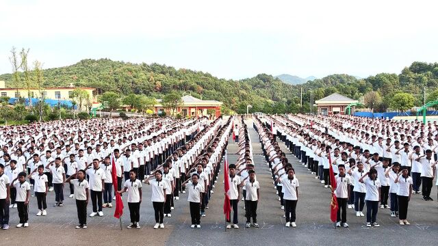 桂阳展辉学校初中会操