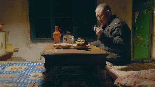 70岁老人被赶出家门，临死前，决定吃顿好的送自己上路，农村现实电影《冬天里》