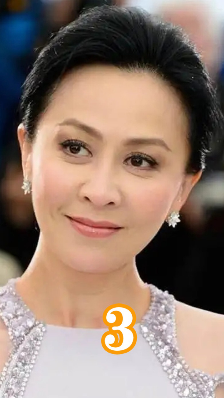 刘嘉玲素颜晨跑被拍,和普通老太太没区别,网友:相信你57岁了!