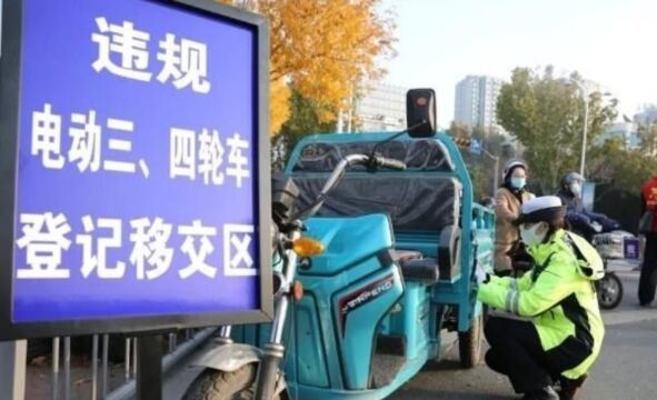 即日起,山东电动三,四轮车上路新规定,交警:这2类车禁止上路