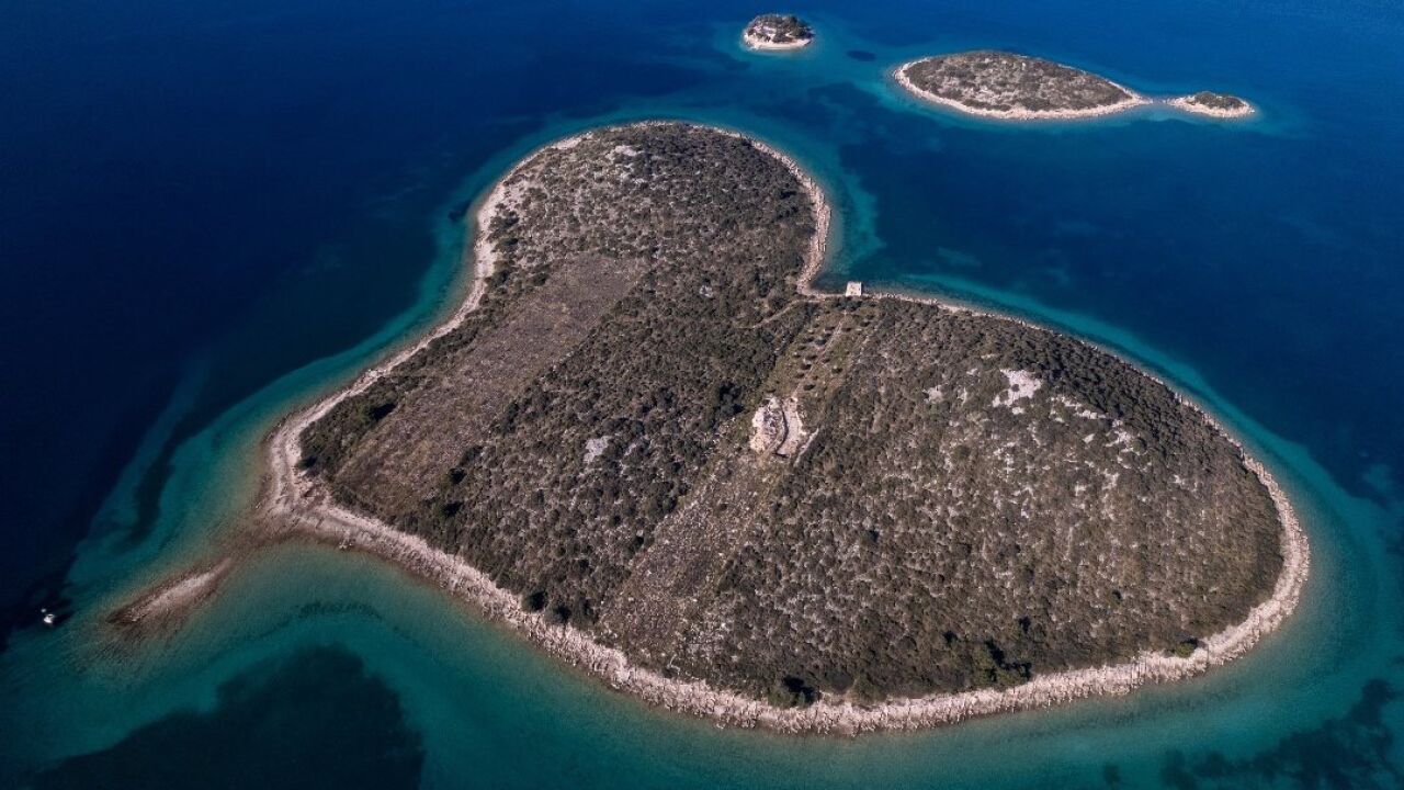 浪漫情人节礼物!克罗地亚"心形岛"待售