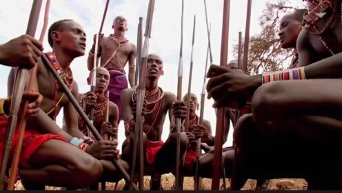 非洲马赛族战士，他们割礼不消毒直接剁，据说对男人来说是好事。