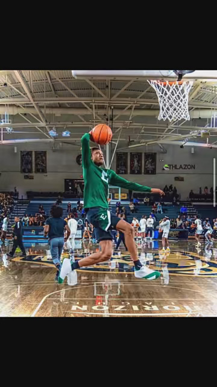 牛羊才会成群,猛兽皆是独行. #诺阿法拉坎