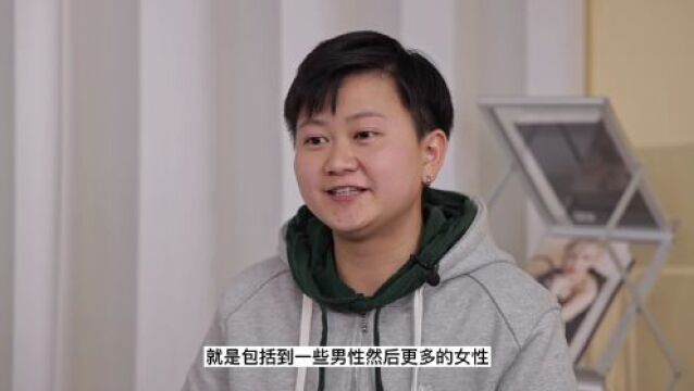 卖烧烤上热搜的说唱女歌手又转行了! 现在是美呗“打工人”