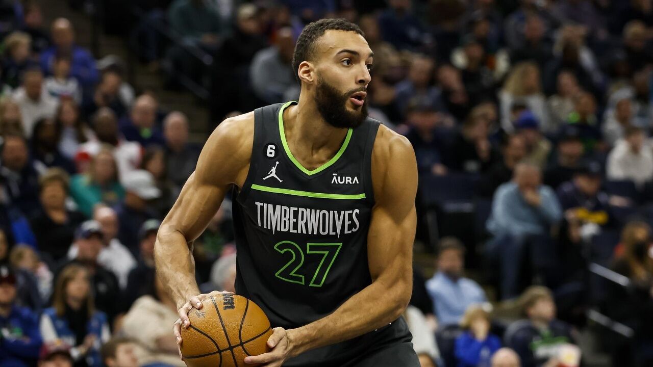 戈贝尔怒喷裁判:我们的比赛被操控了 联盟想看杜库詹进季后赛