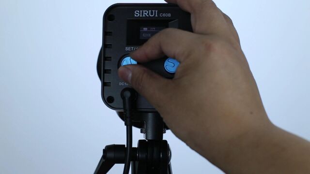 思锐(SIRUI)C60B LED双色温摄影灯调节及灯效演示