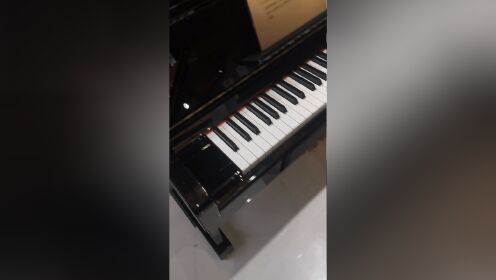斯坦威立式钢琴 独有的击弦机四支架设计 高精度精细弦列