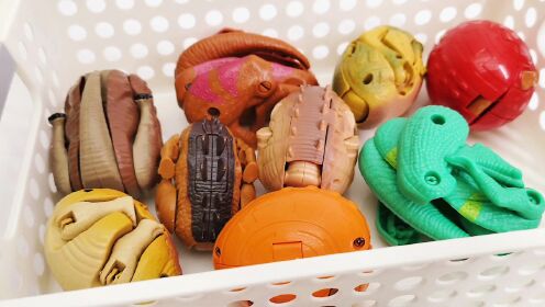 满满一篮子彩色恐龙蛋变形玩具大集合