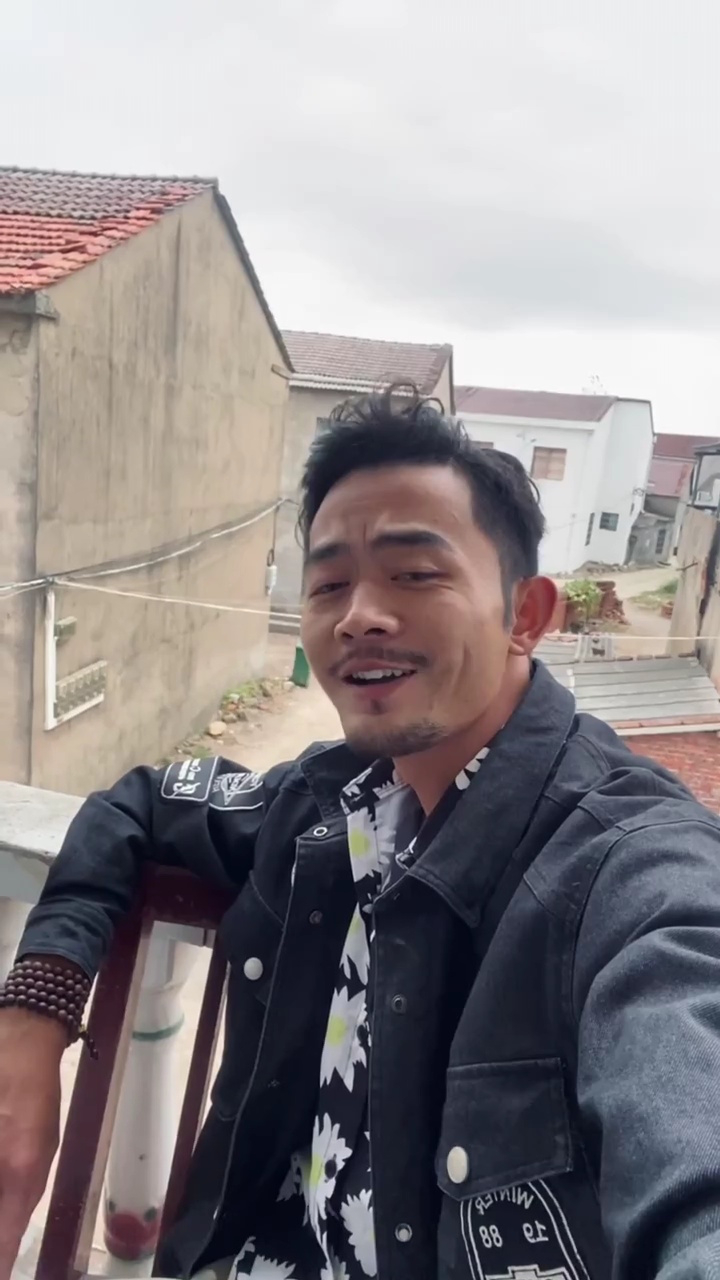 沧桑的老男人 #曾经的少年已不再年少