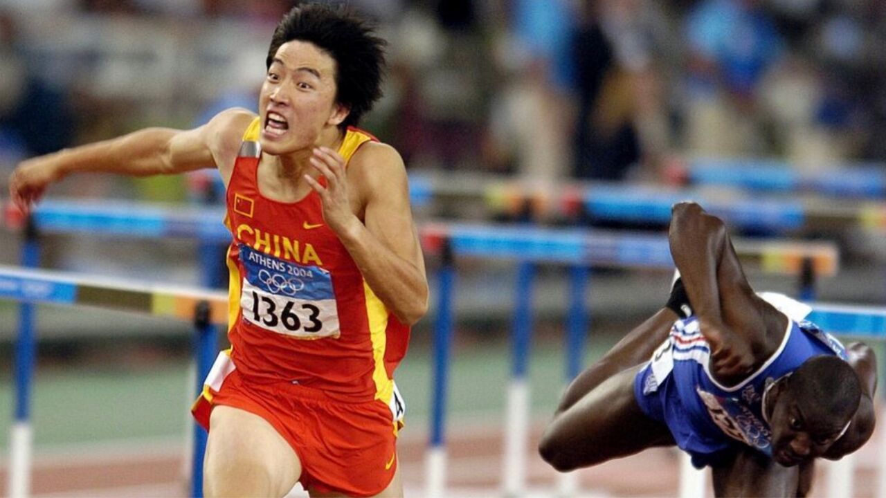 中国骄傲!刘翔入选世界田径40周年海报:唯一黄种人 比肩博尔特