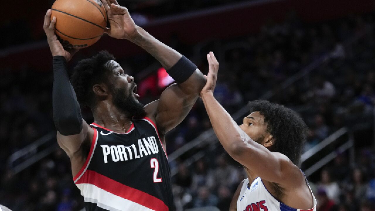 艾顿16分11板5断集锦:打出加盟开拓者最佳一战 内线予取予求