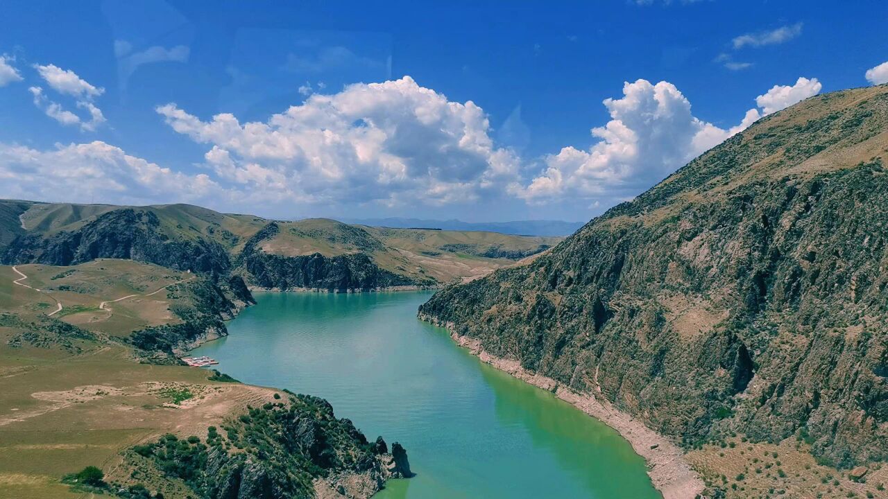 喀拉托海湖美如画 ,新疆是个好地方