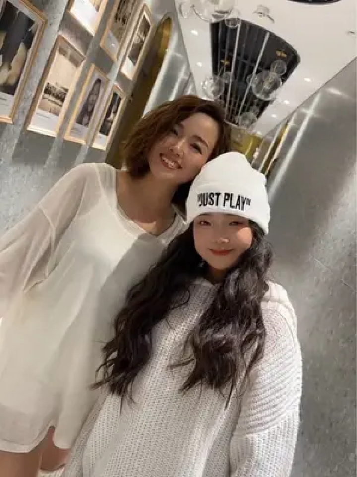 小礼物和妈妈母女版《羡慕风羡慕雨》#羡慕风羡慕雨 #李悟小礼物 #爱