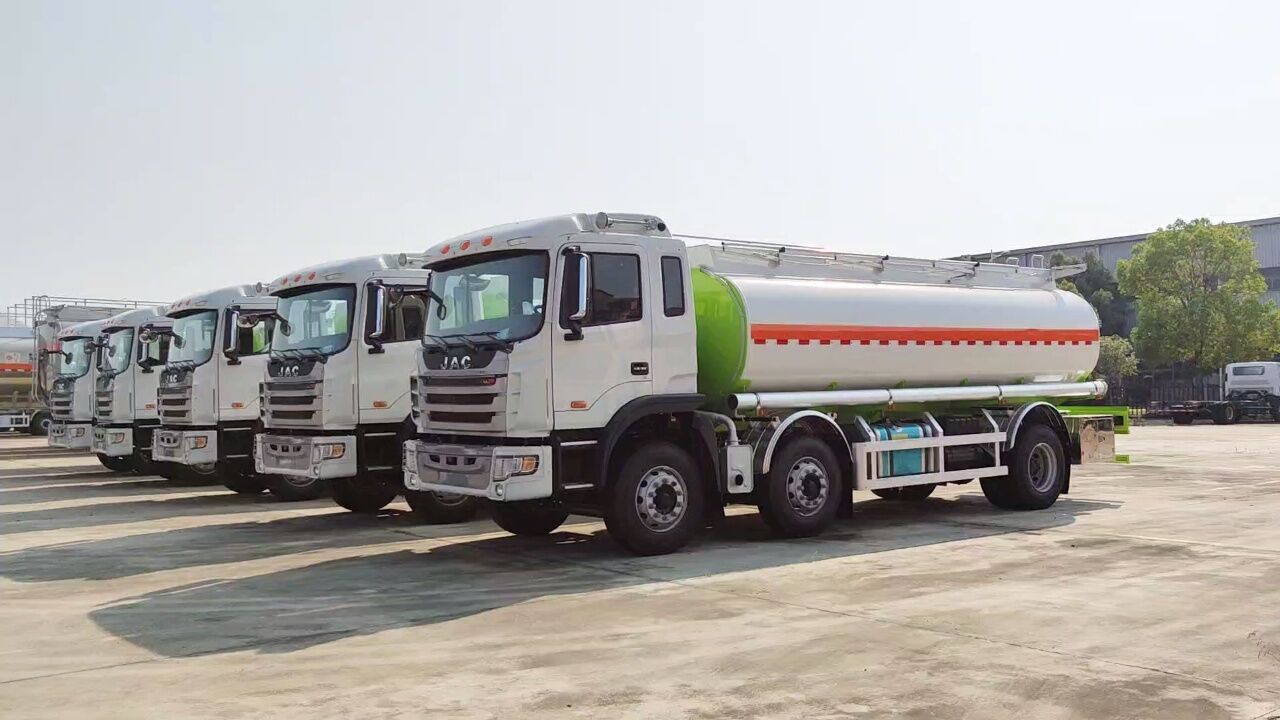 jac江淮前四后四油罐车出口型