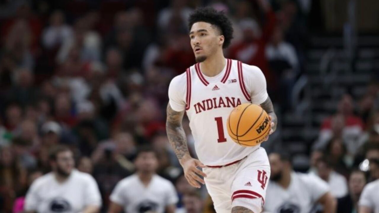 挡拆大师&防守坚韧的强壮后卫!湖人用17号签选择后卫胡德-席菲诺