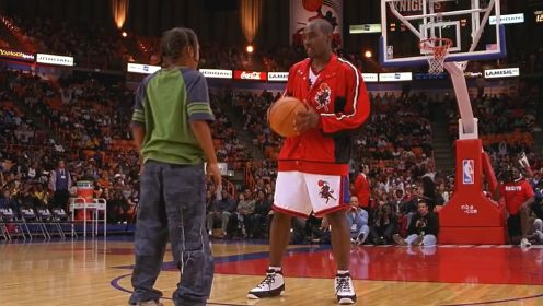 男孩穿上魔力球鞋，摇身一变成NBA明星球员《小鬼魔鞋》