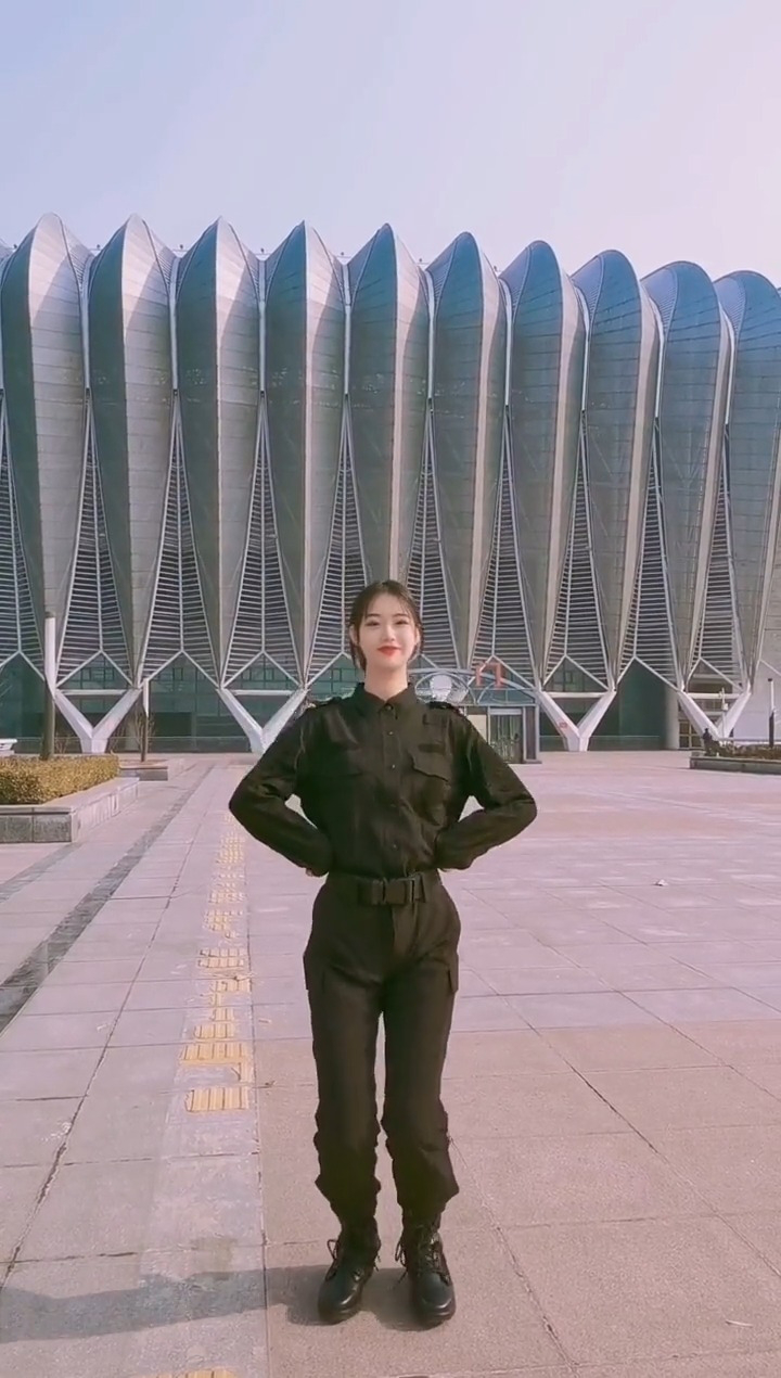 舞蹈_放松跳,就,就会了#咆哮插兜舞