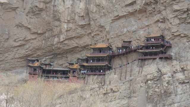 建造在陡崖上的恒山悬空寺