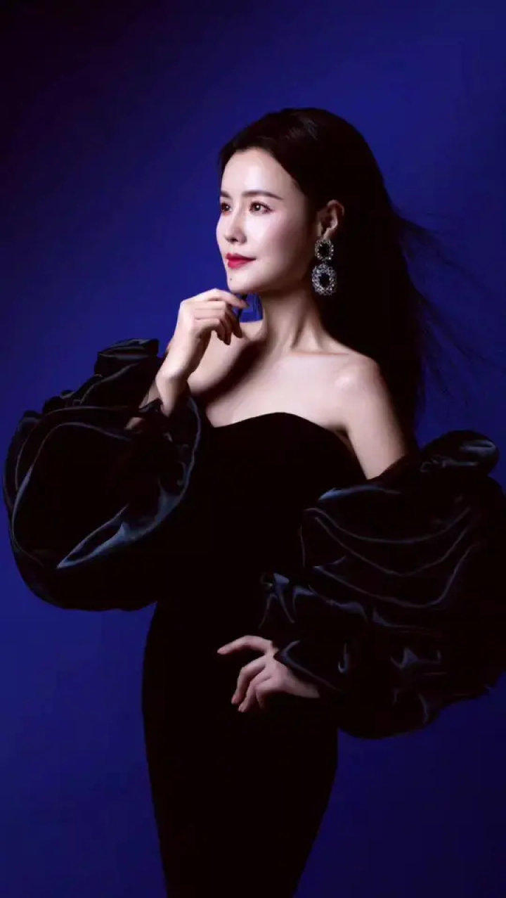 歌手王紫菲个人资料图片