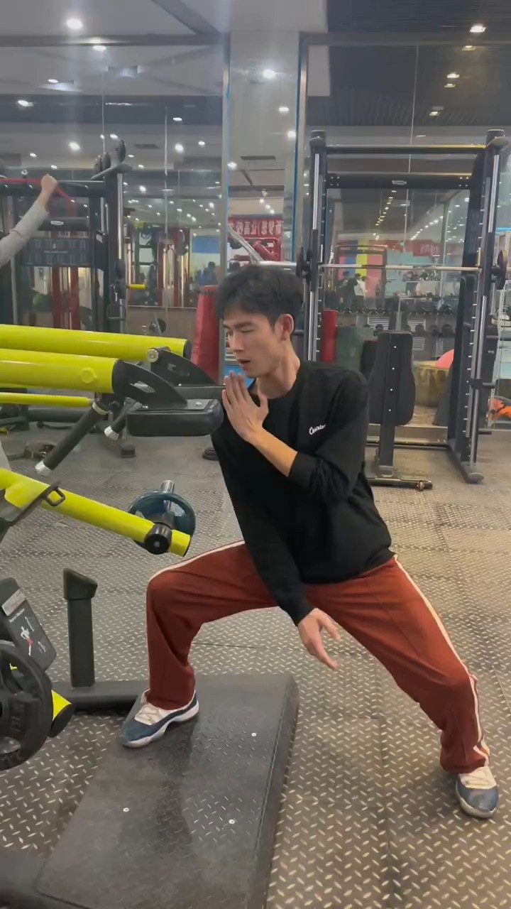 兄弟们,坤拳练起来!