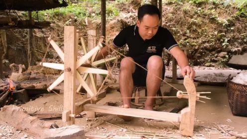 赵老板手工制作传统纺车，从棉花到棉花线一气呵成，有多少人没见过？