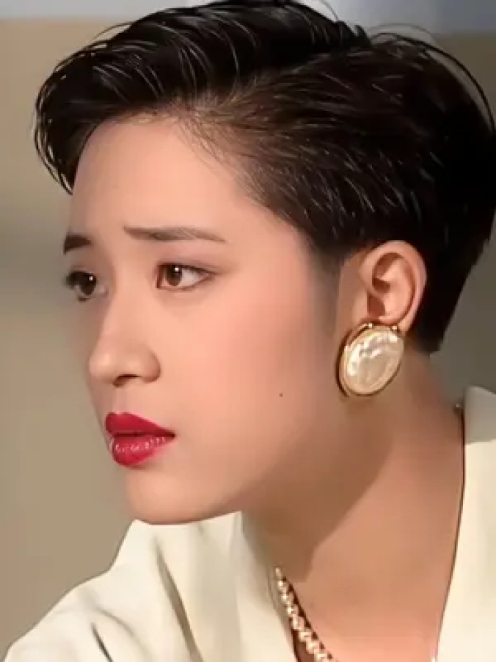 忧郁的飒爽短发美女洪芷晴 #陈法蓉 #巨人 #港剧 #港星女神