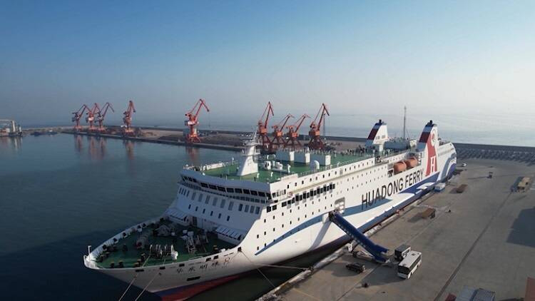 出境游火热 荣成石岛口岸迎来千人出境旅游团