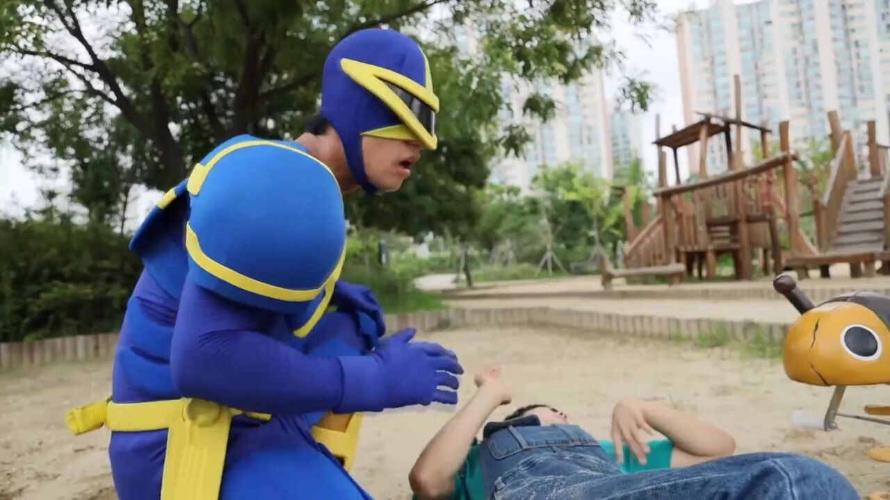 突击侠和坤坤联手大战细菌坏蛋_06_高光片段