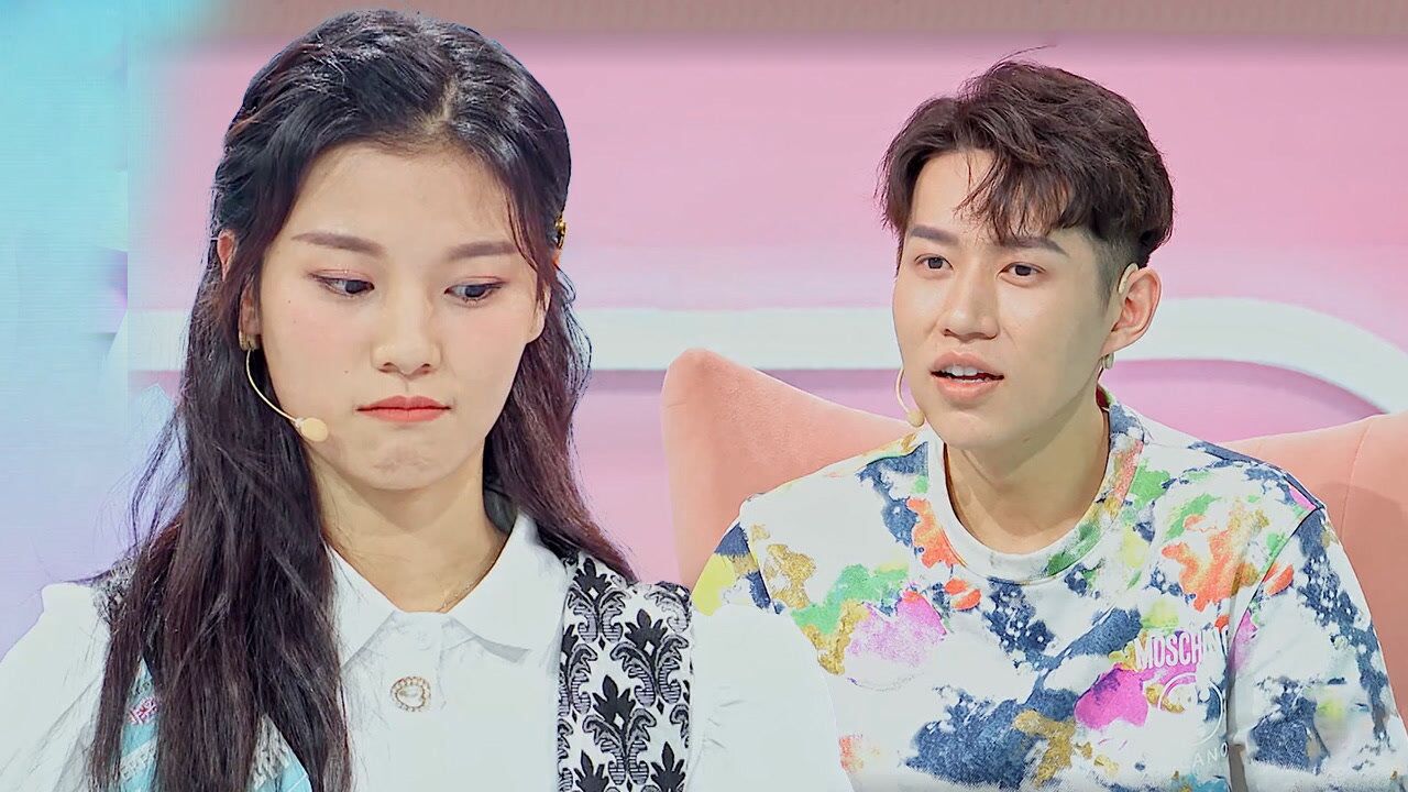 后变网红再告白于伟博2020-12-17期习武少女剪刀飞腿告白打到男嘉宾