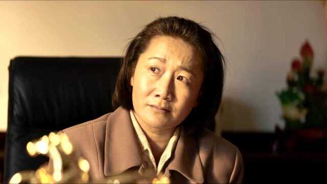 杨巡带妈妈参观市场描绘蓝图,然而妈妈身体不行了