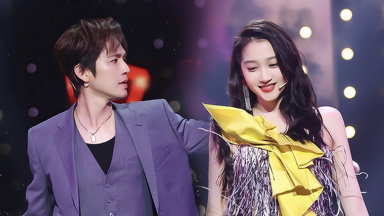 关晓彤钟汉良唱跳处处吻##关晓彤钟汉良处处吻舞台##王牌对王牌
