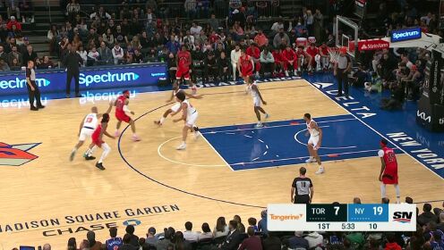 《NBA全场集锦》以一敌三轻轻松松 小特伦特见缝插针抛投得手