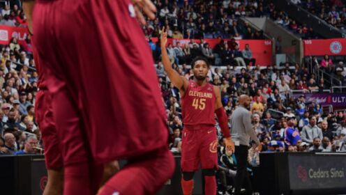 《洛杉矶快船》【球星】米切尔vs快船集锦 独中八记三分球空砍30分
