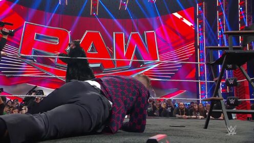 《wwe raw》又是一脚!赛斯得偿所愿,断头脚再送米兹!