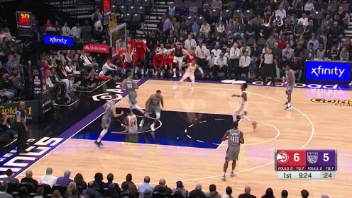 《NBA全场集锦》平地一声雷！特雷杨助飞科林斯单臂炸扣