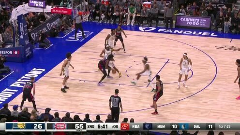 《NBA全场集锦》小技术掌握的炉火纯青 怀斯曼背身勾手稳稳命中