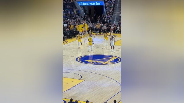 这么大空位瞧不起我？ 浓眉弧顶三分穿云箭正中靶心