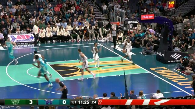 华盛顿无视防守三分开火 字母哥大步流星转身上篮还击